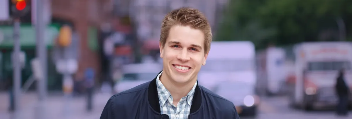 How to Take a Good Headshot for Actors?